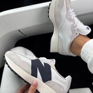 NWT New Balance 327 White & Black “N” Sneakers | Size 8.5 | EU 40